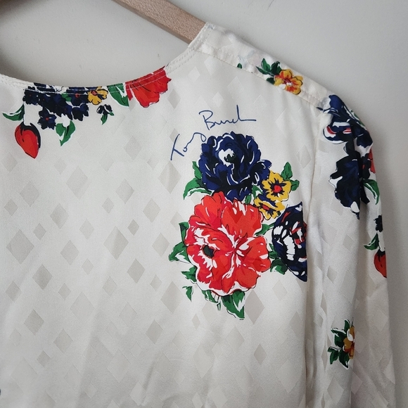 Tory Burch | 100% Silk Printed Wrap Dress with Belt in Ivory Tea Rose - Size 8 - Picture 12 of 16